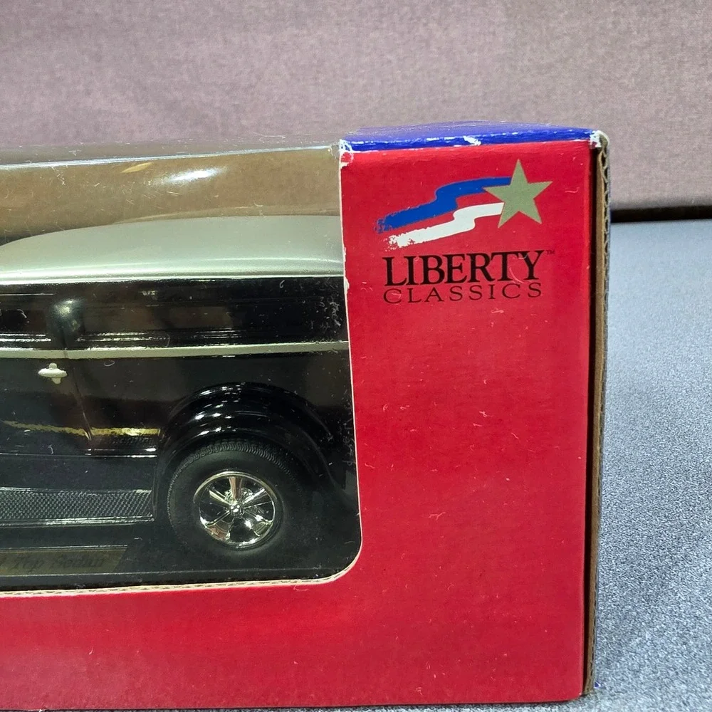 Liberty Classics Model A Chopped Top Sedan 1/25 Black New Die-Cast Metal